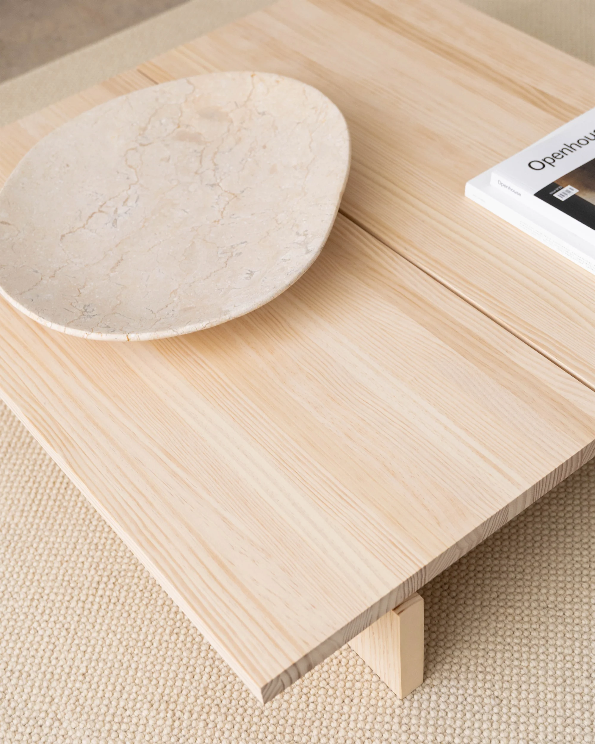 Olivera - Low coffee table in solid pine wood 90 cm - Image 4