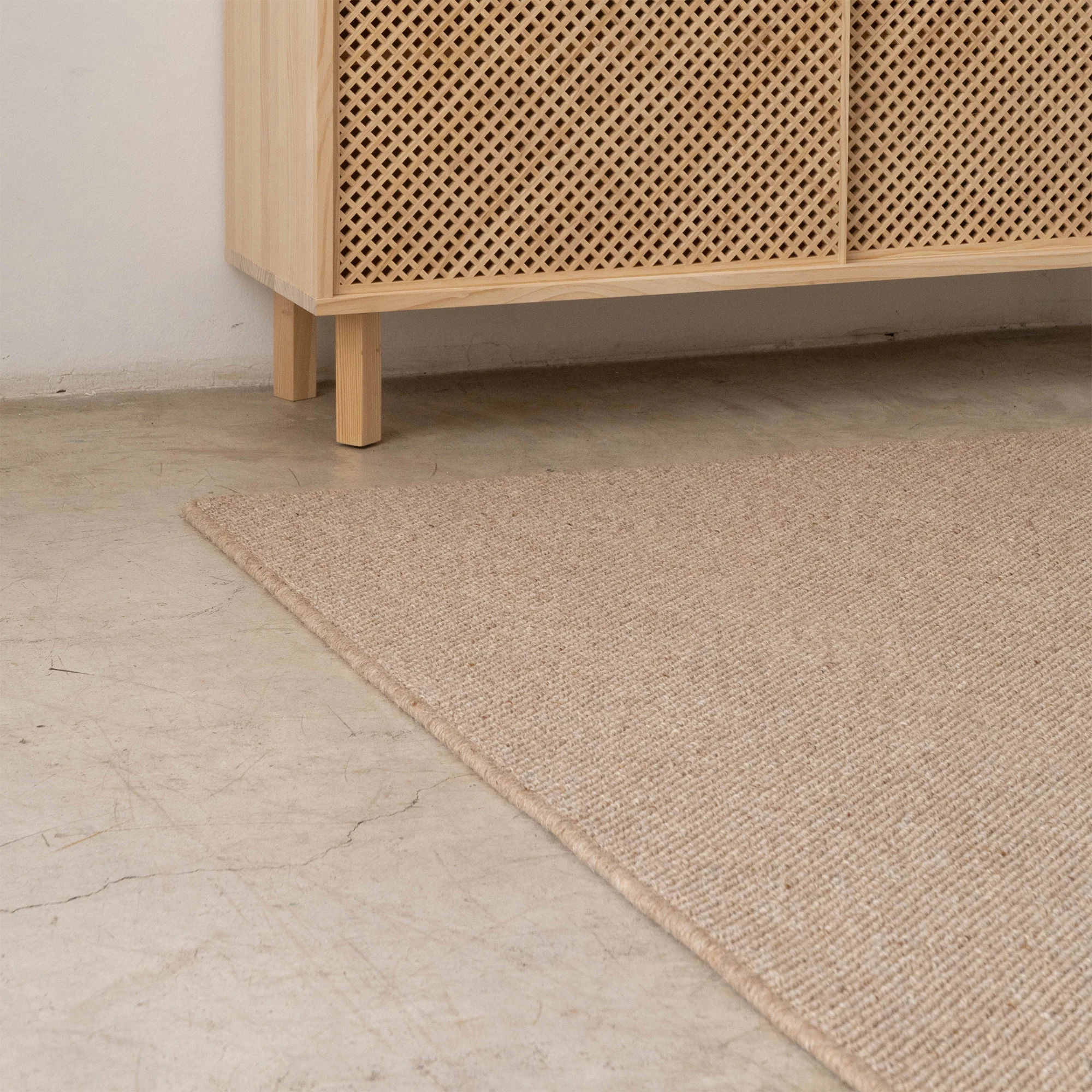 Fonda wool rug available in various sizes and colours - Image 3