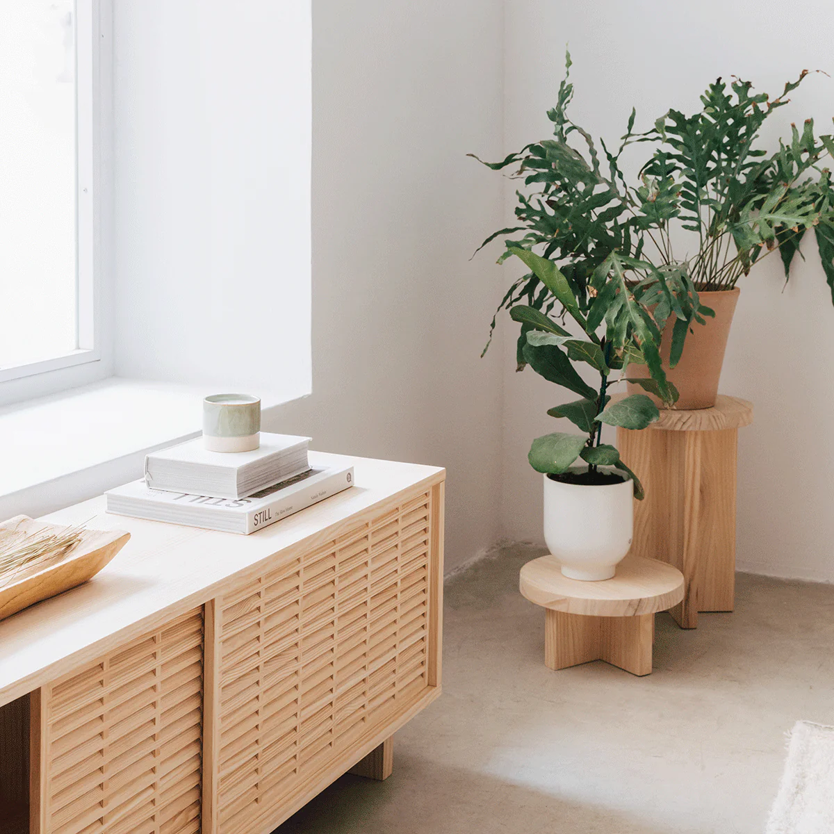 Mola - Low stool in natural wood 15 cm - Image 4