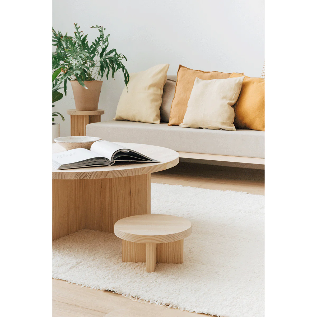 Mola - Low stool in natural wood 15 cm - Image 5