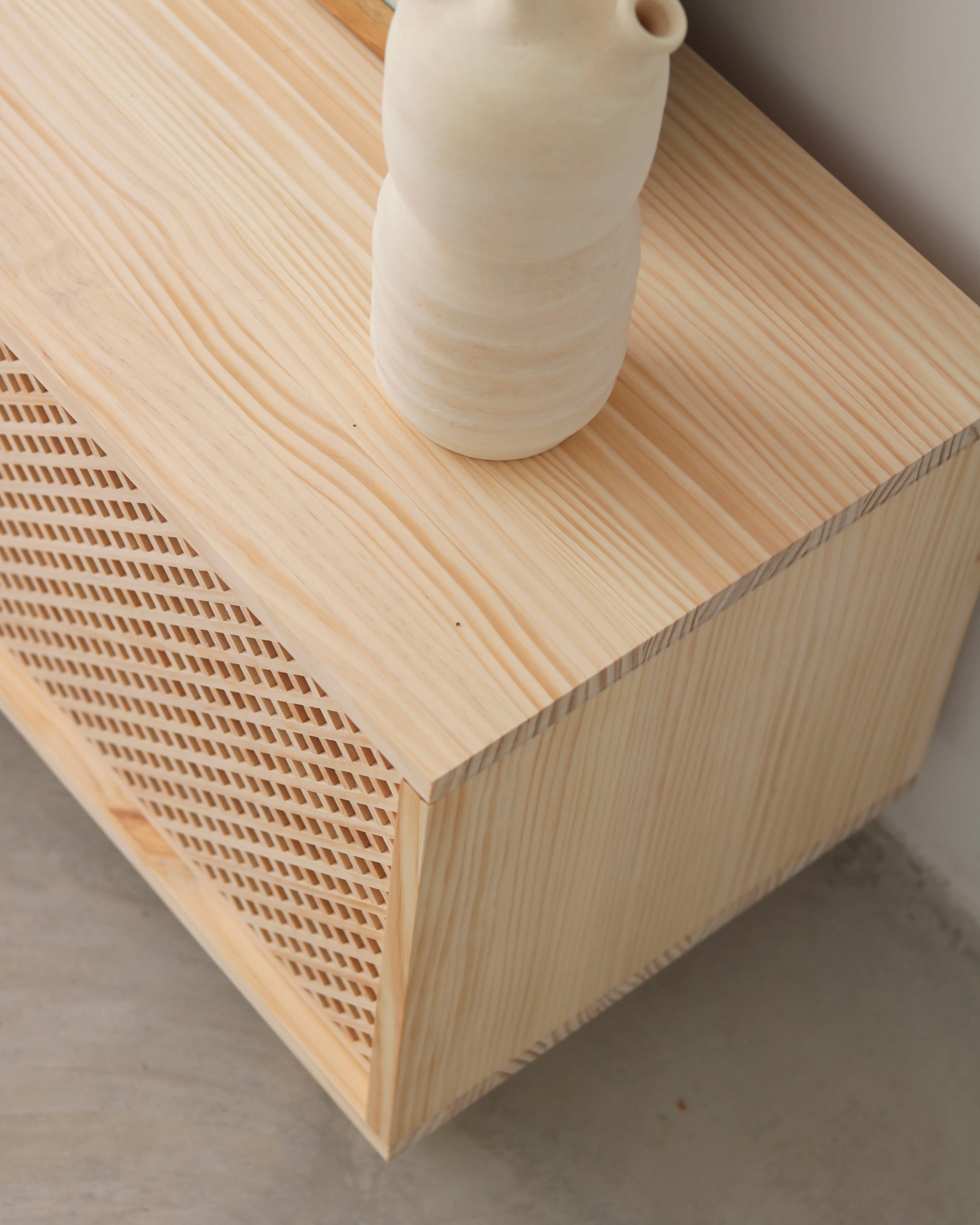 Menorca TV stand of pine with 2 or 3 lattice door 180 cm - Image 8