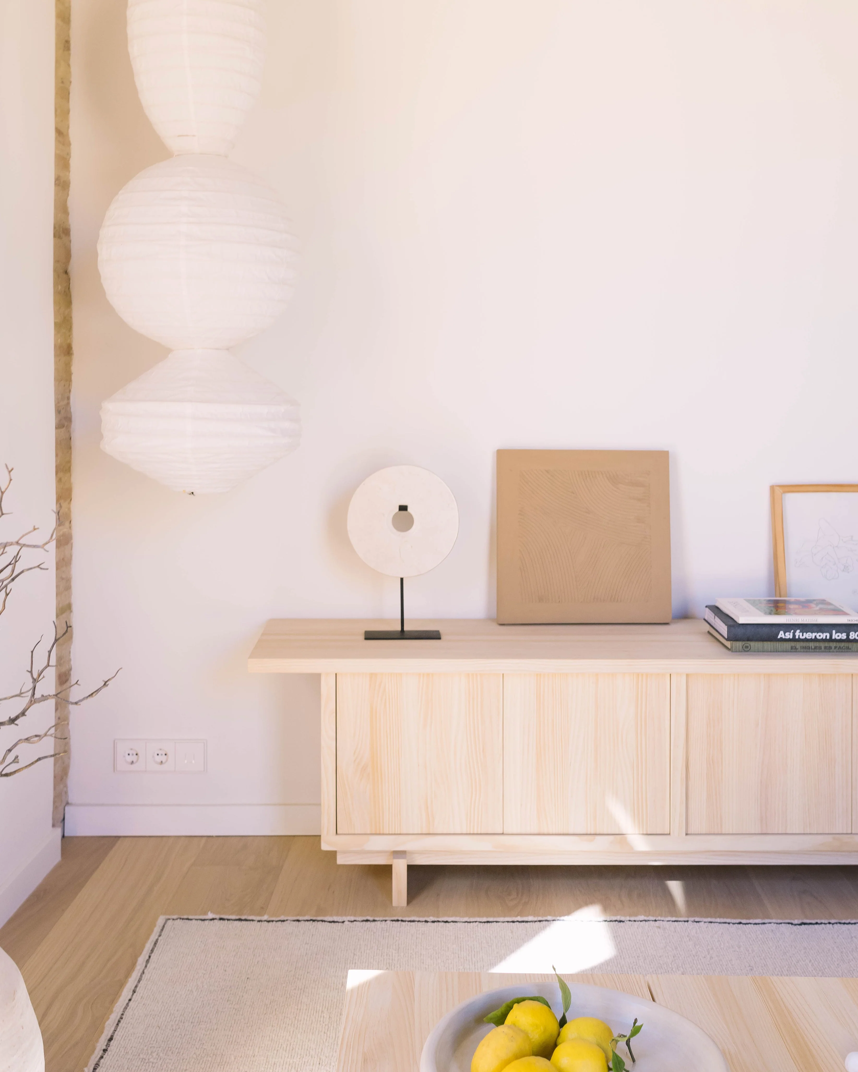 Pada TV stand of solid pine wood with 4 doors 180 cm - Image 4