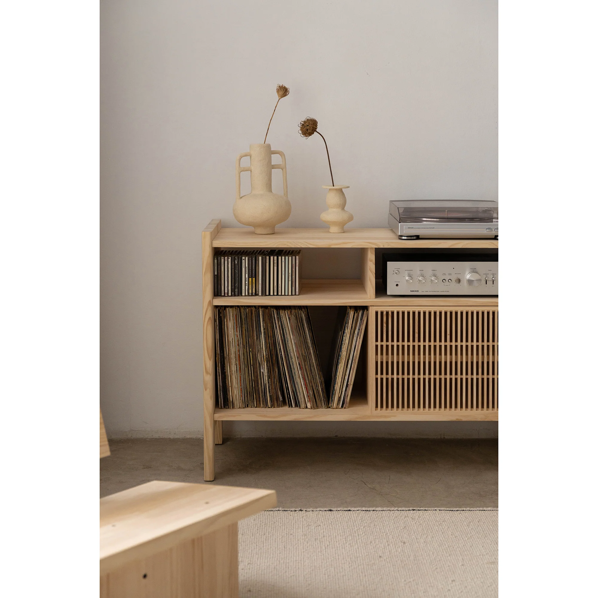 Mesquida large sideboard in solid wood for vinyl records 3 doors 301 cm - Image 7