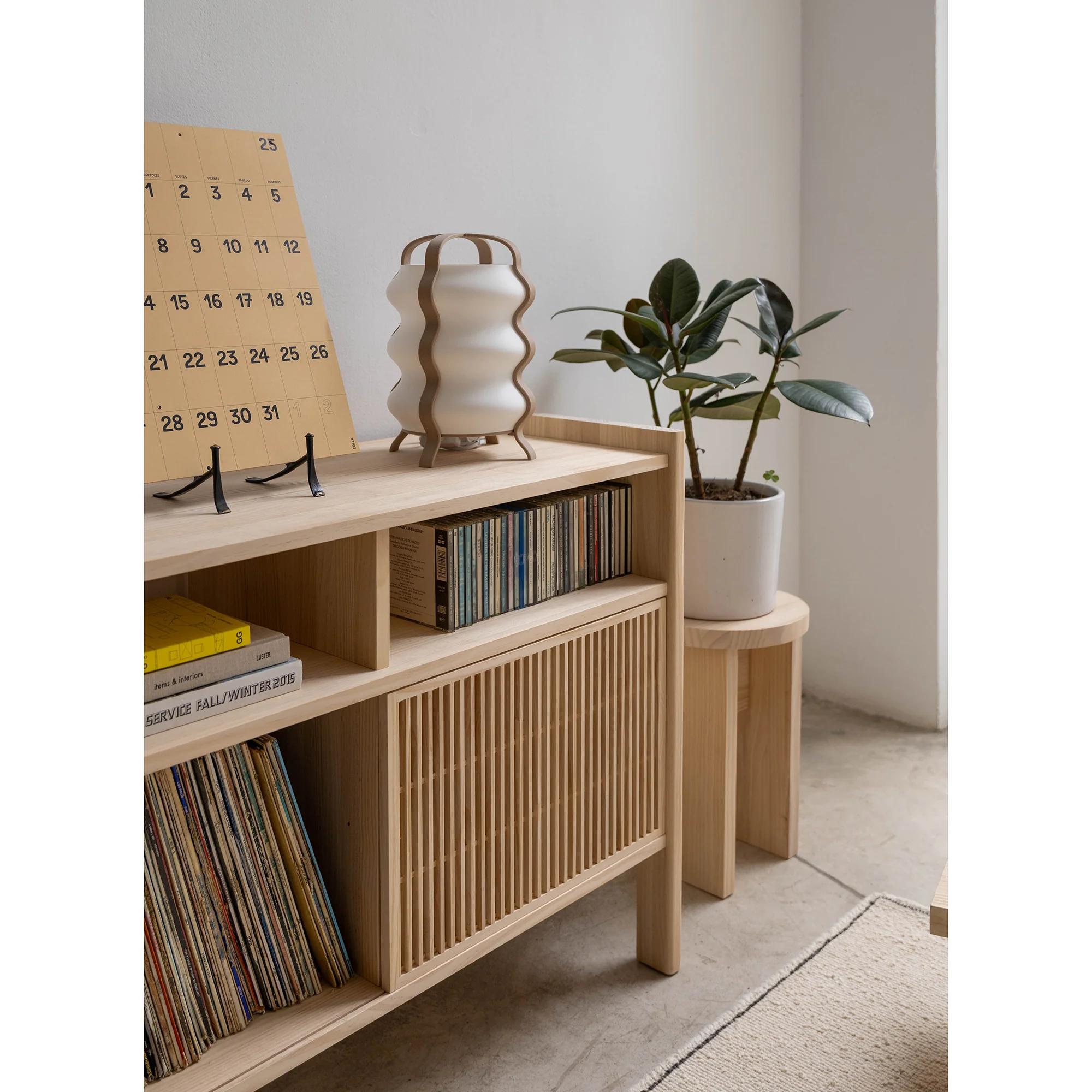 Mesquida medium sideboard in solid wood for vinyl records 2 doors 201 cm - Image 4