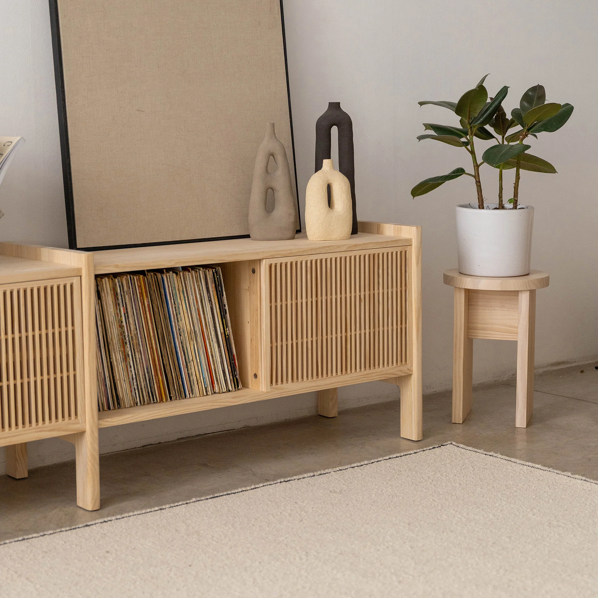 Large Mendia TV furniture in solid wood for vinyl records 3 doors 301 cm - Image 7