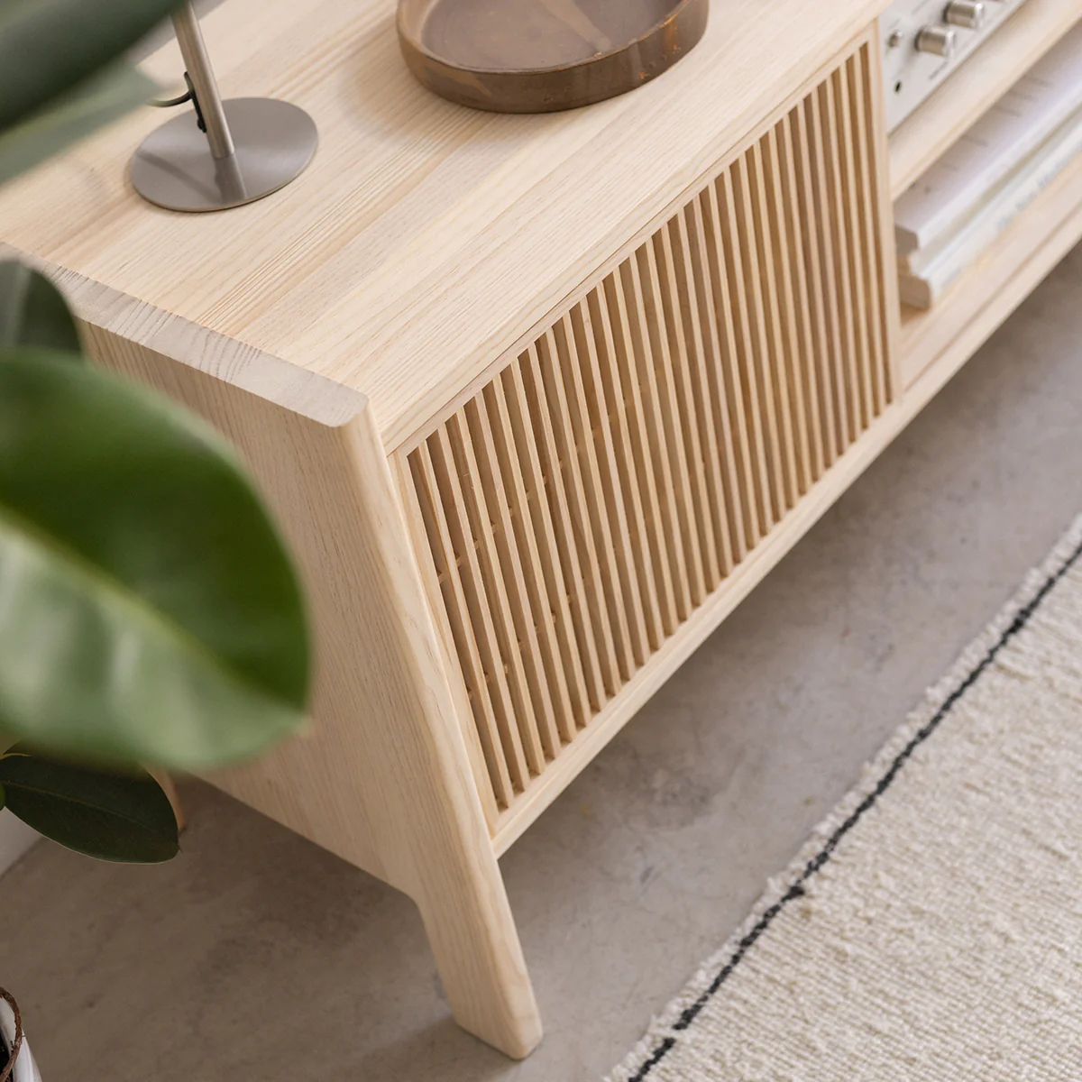 Tarida solid wood TV furniture for vinyl records 1 or 2 doors 151 cm - Image 6